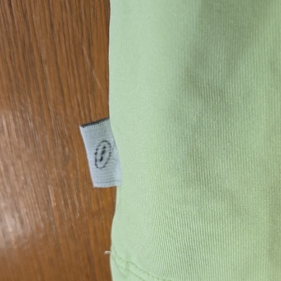 Grear Tek & Avia Brand Black and Green Tank Tops Both Medium. - Picture 8 of 8